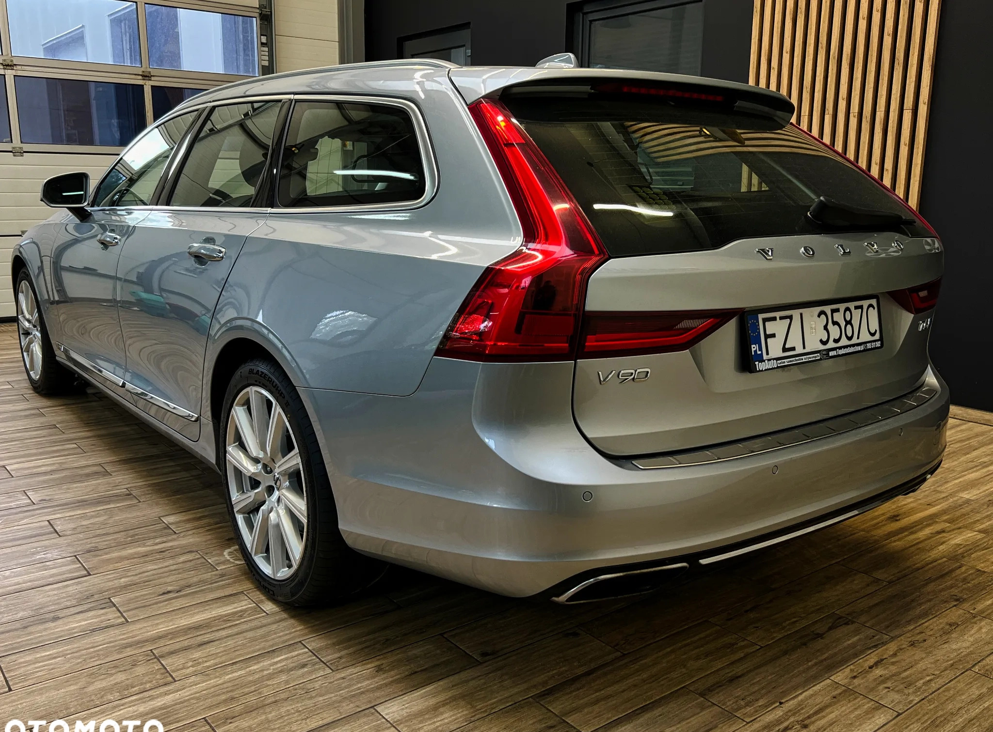 Volvo V90 cena 127900 przebieg: 94000, rok produkcji 2017 z Ośno Lubuskie małe 704